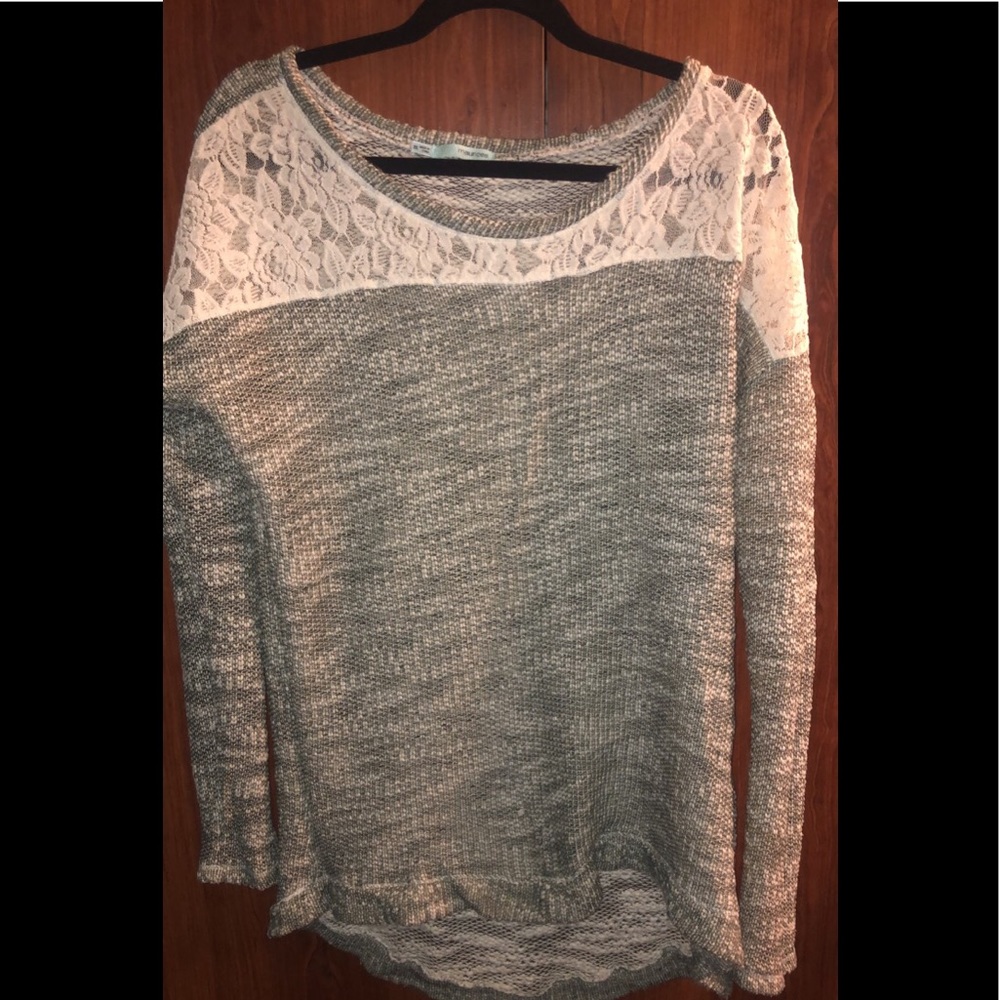 Super Cute-Lace Long Sleeve Top